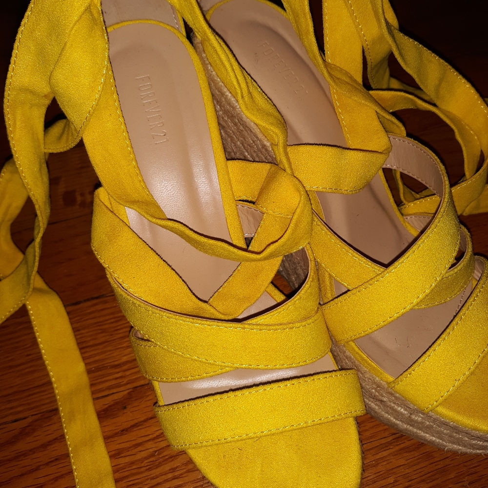 Shoes - Picture 2 of 4